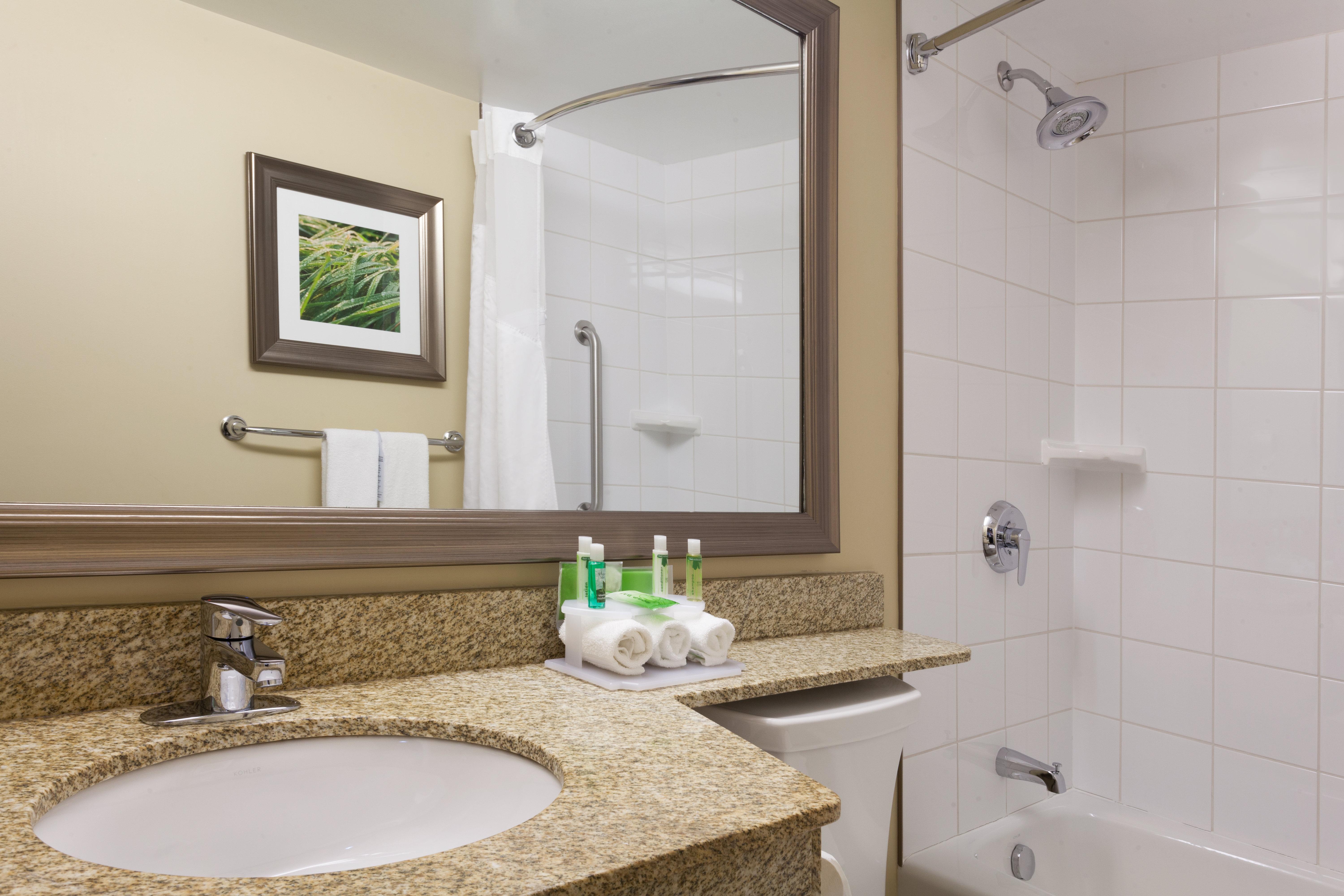 Holiday Inn Express Hotel & Suites Uptown Fredericton By Ihg Exterior photo